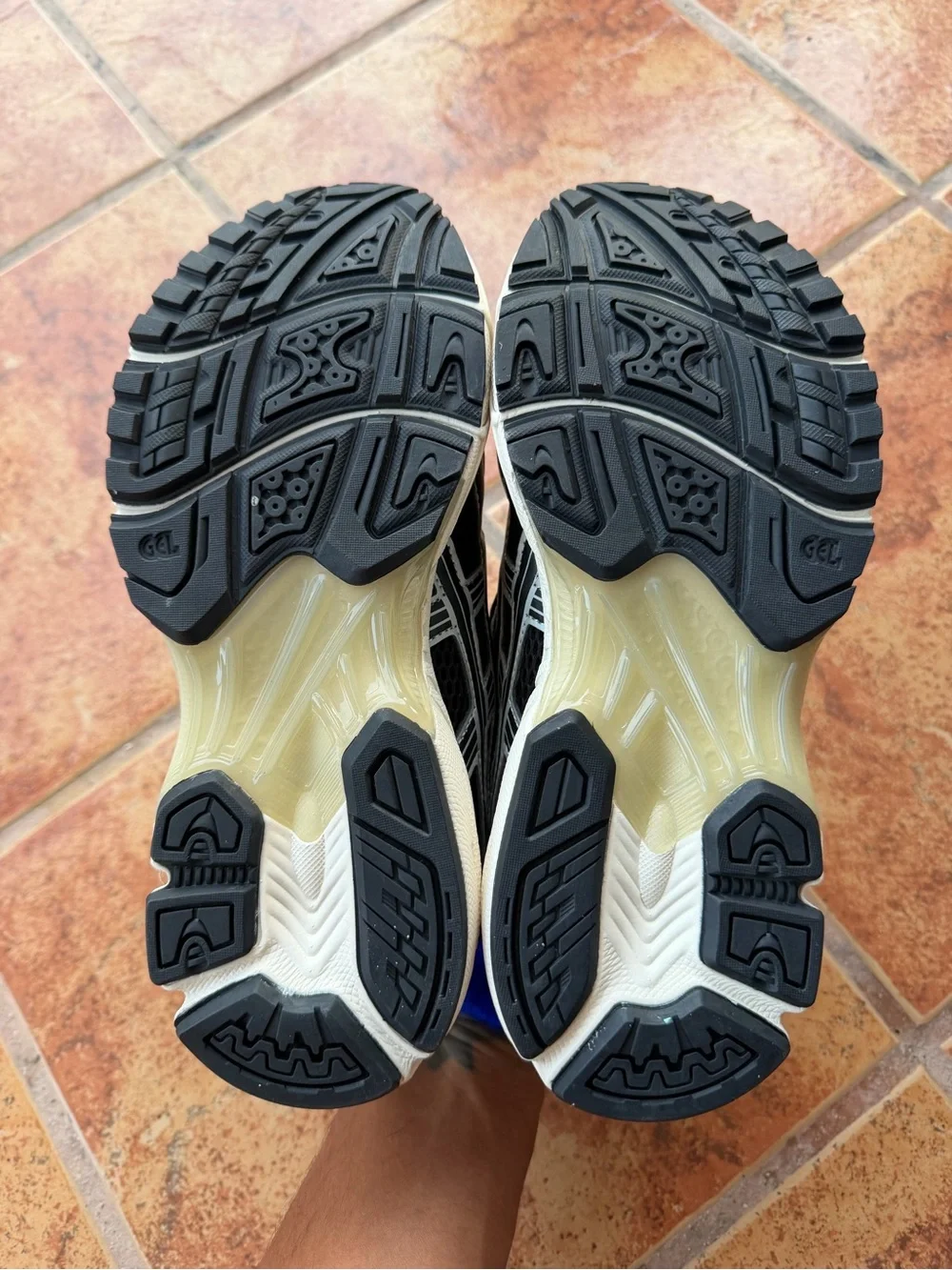 Size 8 Men’s And Women’s 9.5 - Asics Gel Kayano 14 Black and Silver Athletic